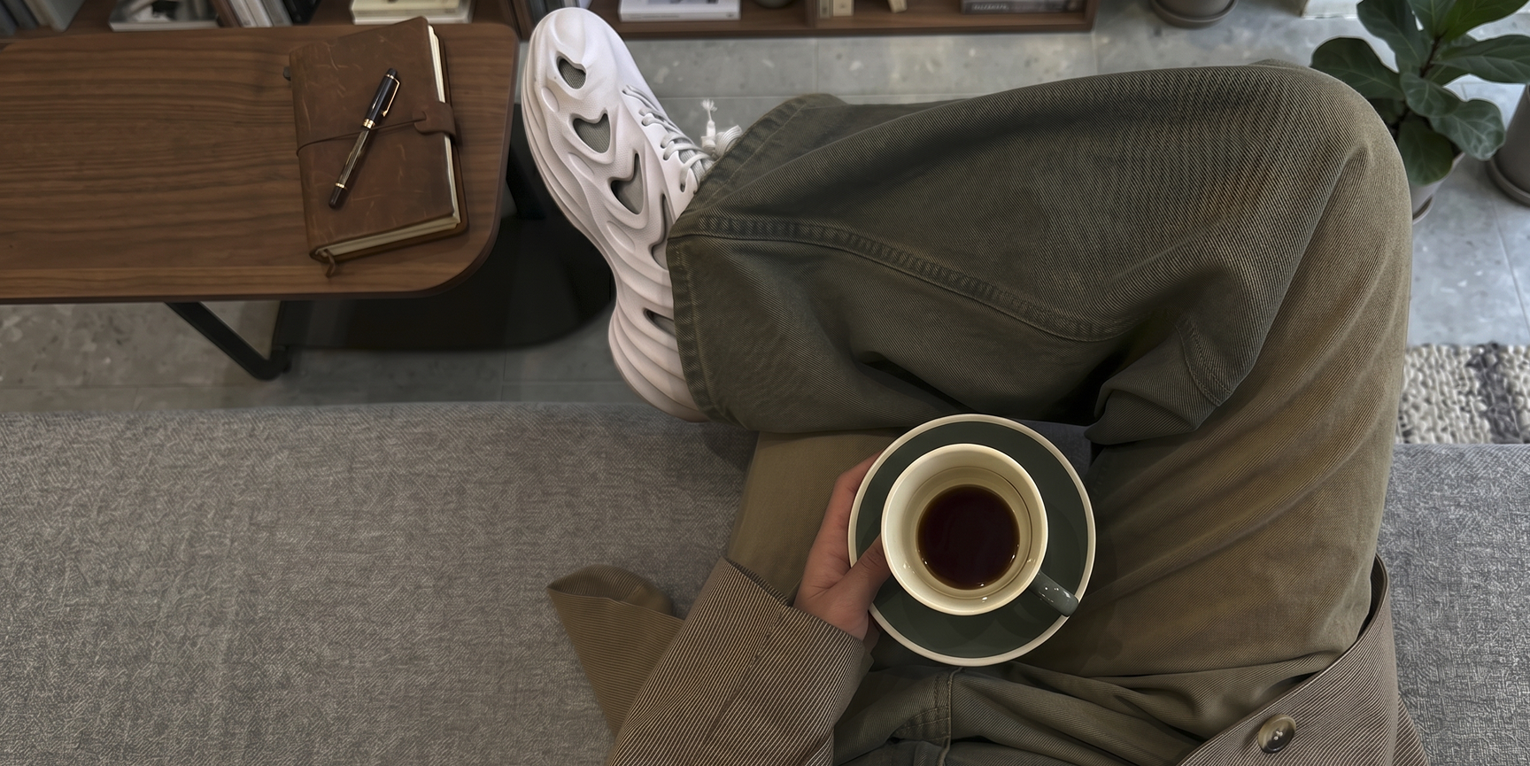 PULIZIA SNEAKER: COME TOGLIERE MACCHIE DI CAFFÈ DALLE SCARPE